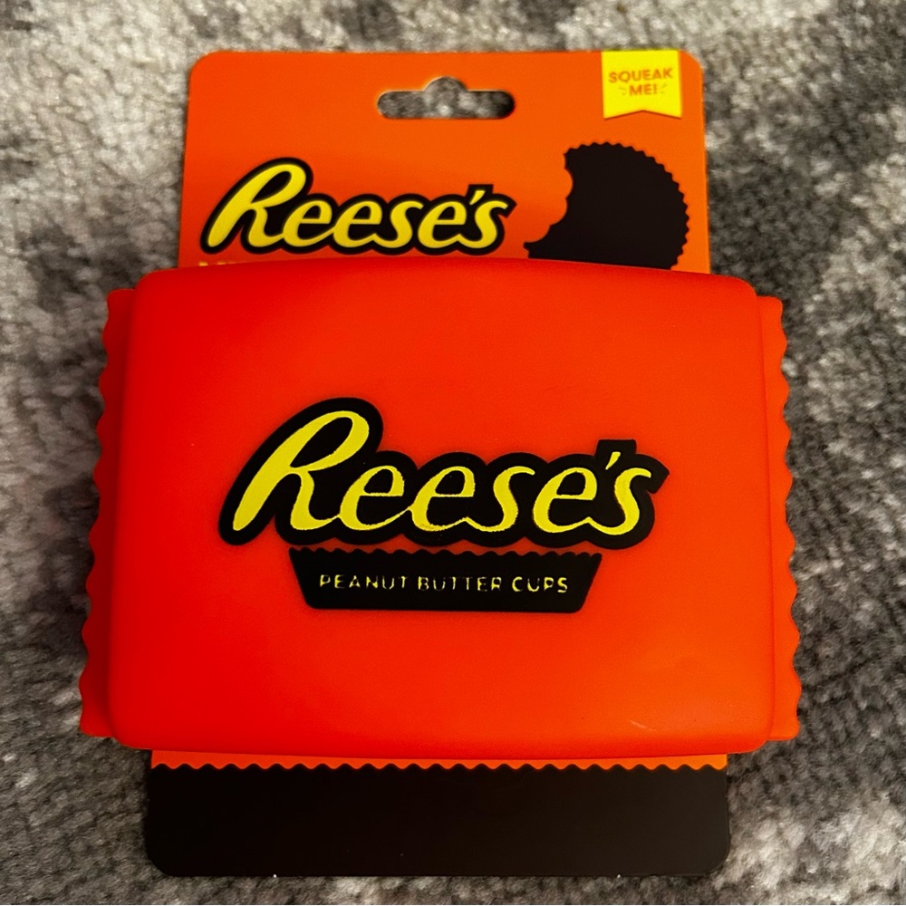 Hershey Reese’s Peanut Butter Cup Vinyl Dog Toy (NEW)